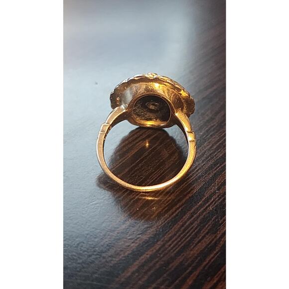 Vintage 10k Gold Oval Onyx and Diamond Ring | Timeless Onyx and Diamond Jewelry - Picture 5 of 5